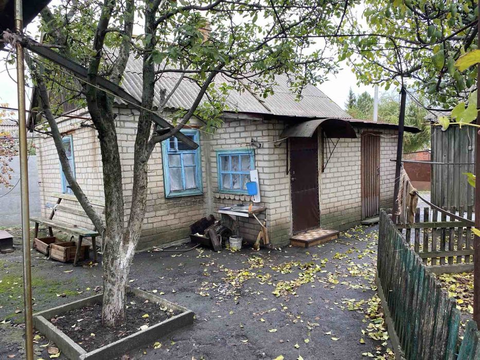 Продається будинок в Покровському районі .