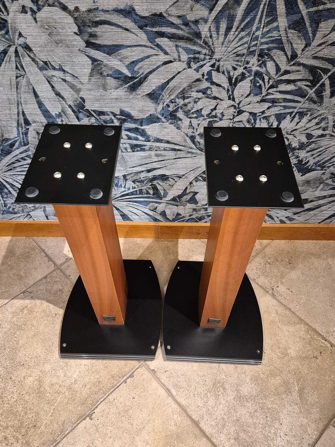 Podstawki pod kolumny standy XAVIAN XC