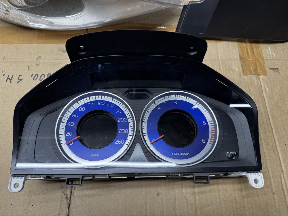 Licznik volvo v60,s60,xc60,v70 R-design  2008 do 2012