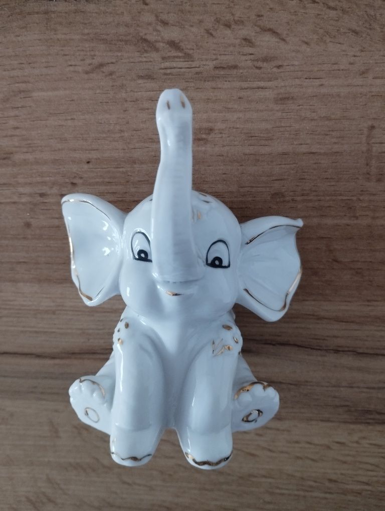 Porcelanowy słonik na szczęście