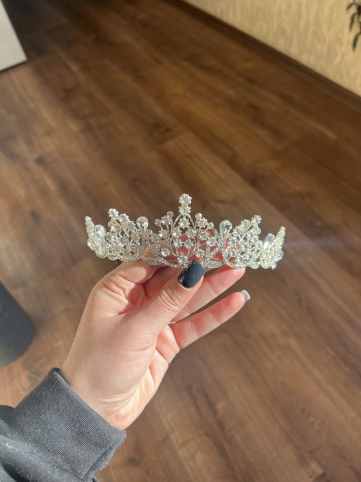 Корона нова, в ідеальному стані