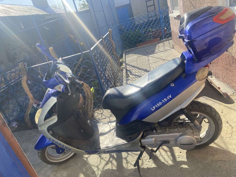 Продам срочно скутер