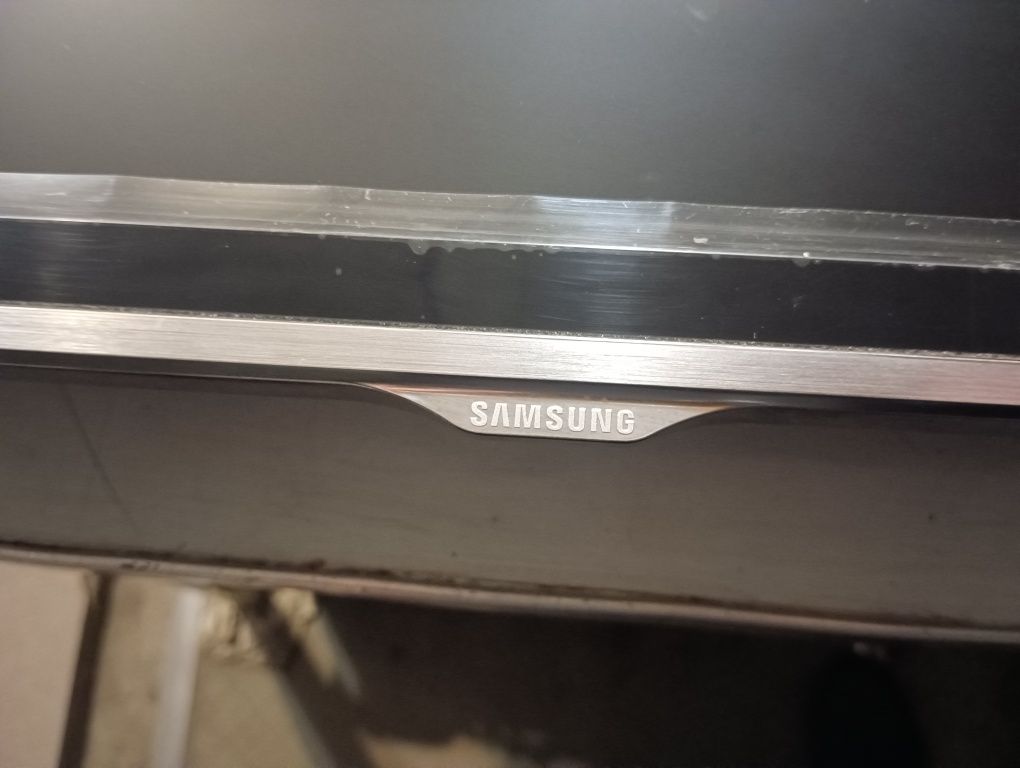 Продаю телевизор Samsung UE22H5000AK