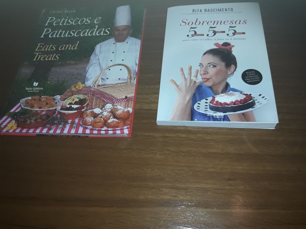 Livros encadernados de culinária novos