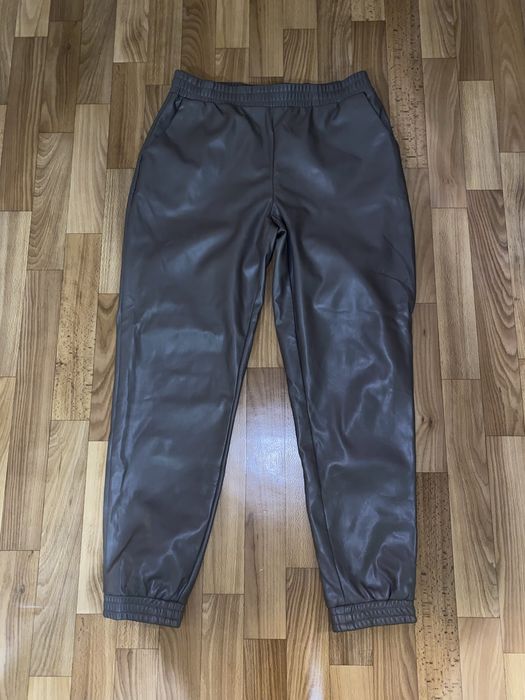 Штани екошкіра джогери