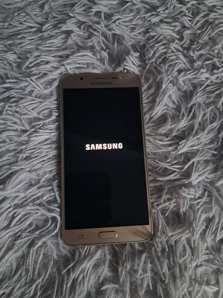 Samsung Galaxy J7