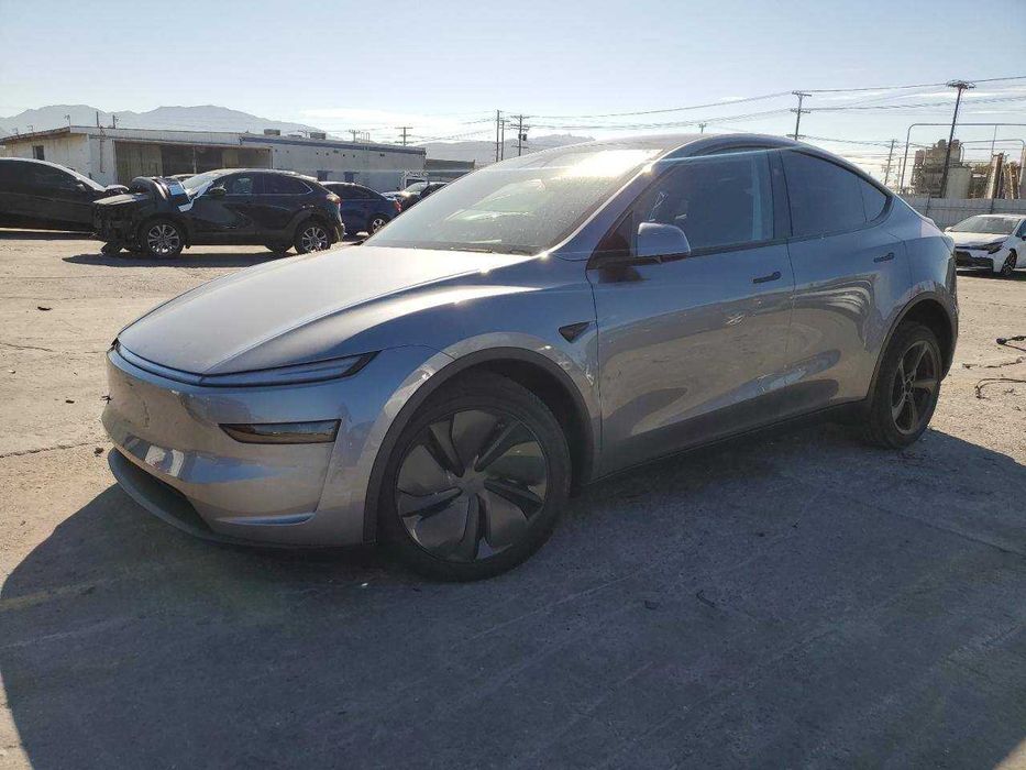 разборка\шрот Tesla Model Y 2025 года