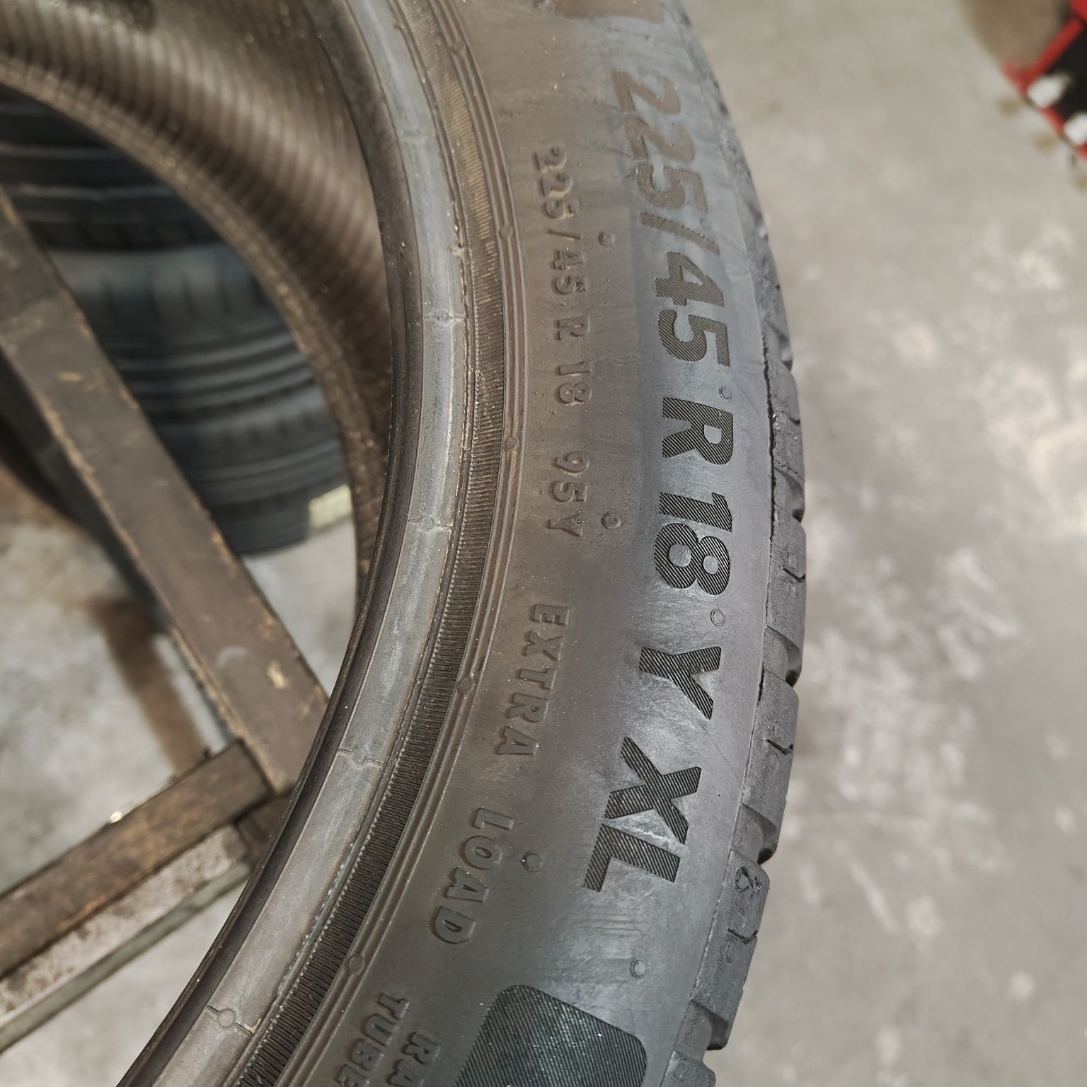 225/45/18 XL Sprzedam parę opon letnich Continental