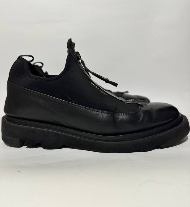 Взуття Givenchy