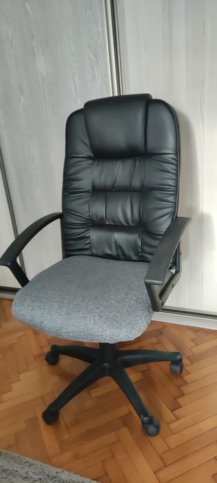 Fotel biurowy na kółkach