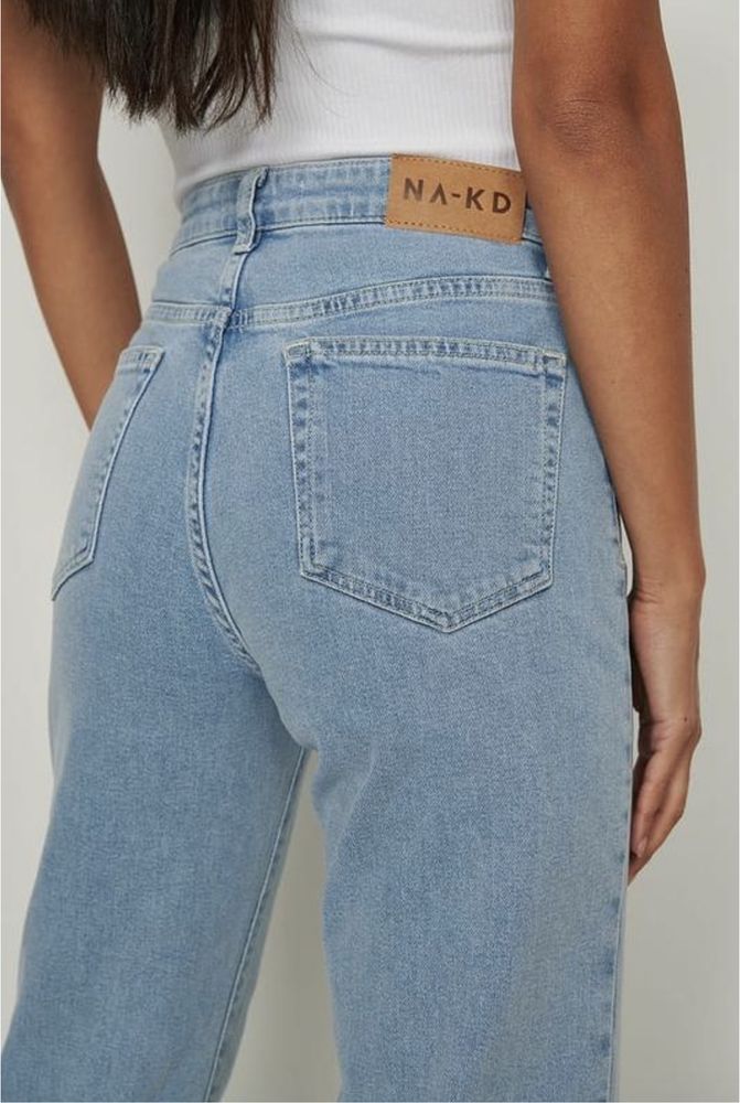 Прямі джинси NA-KD