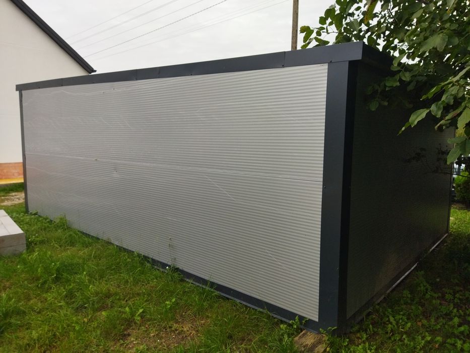Garaż ocieplany z płyt warstwowych 6,3x4m