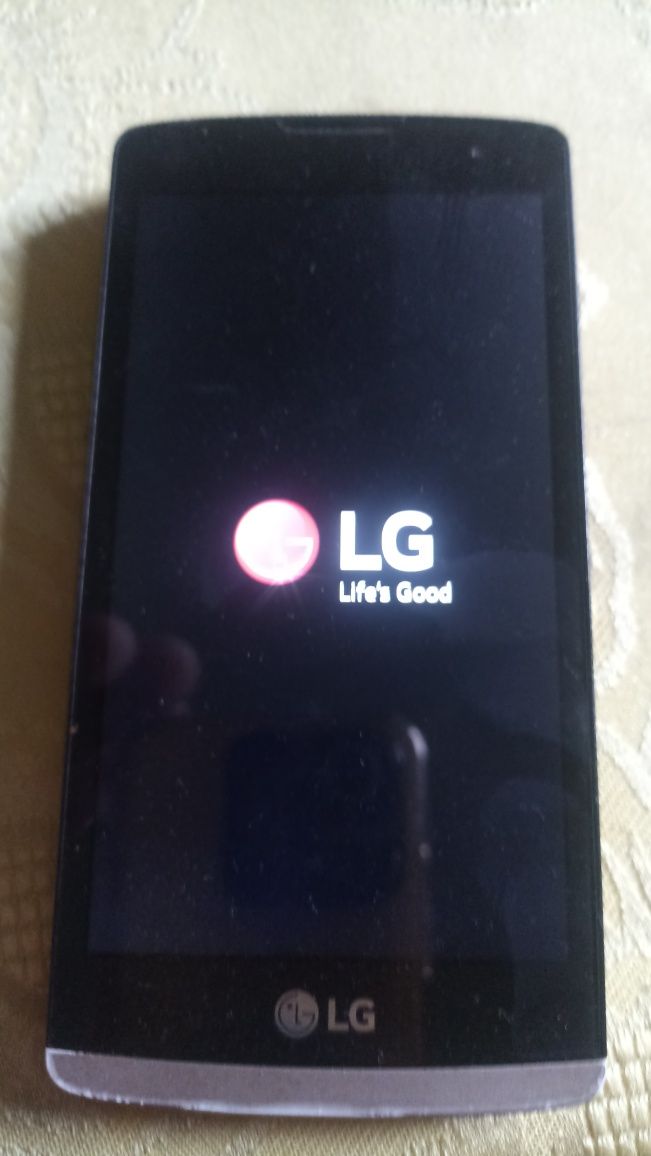 Продам Телефон LG Леон