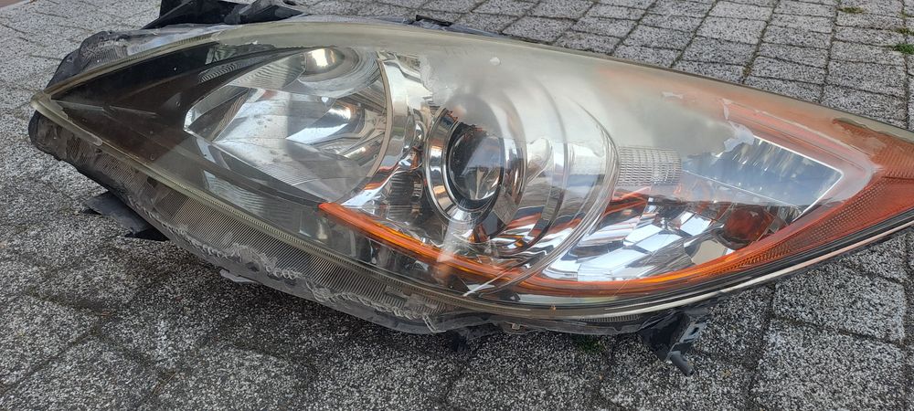 Lampa lewa przód Mazda 3 BL