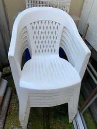 Кресла пластиковые