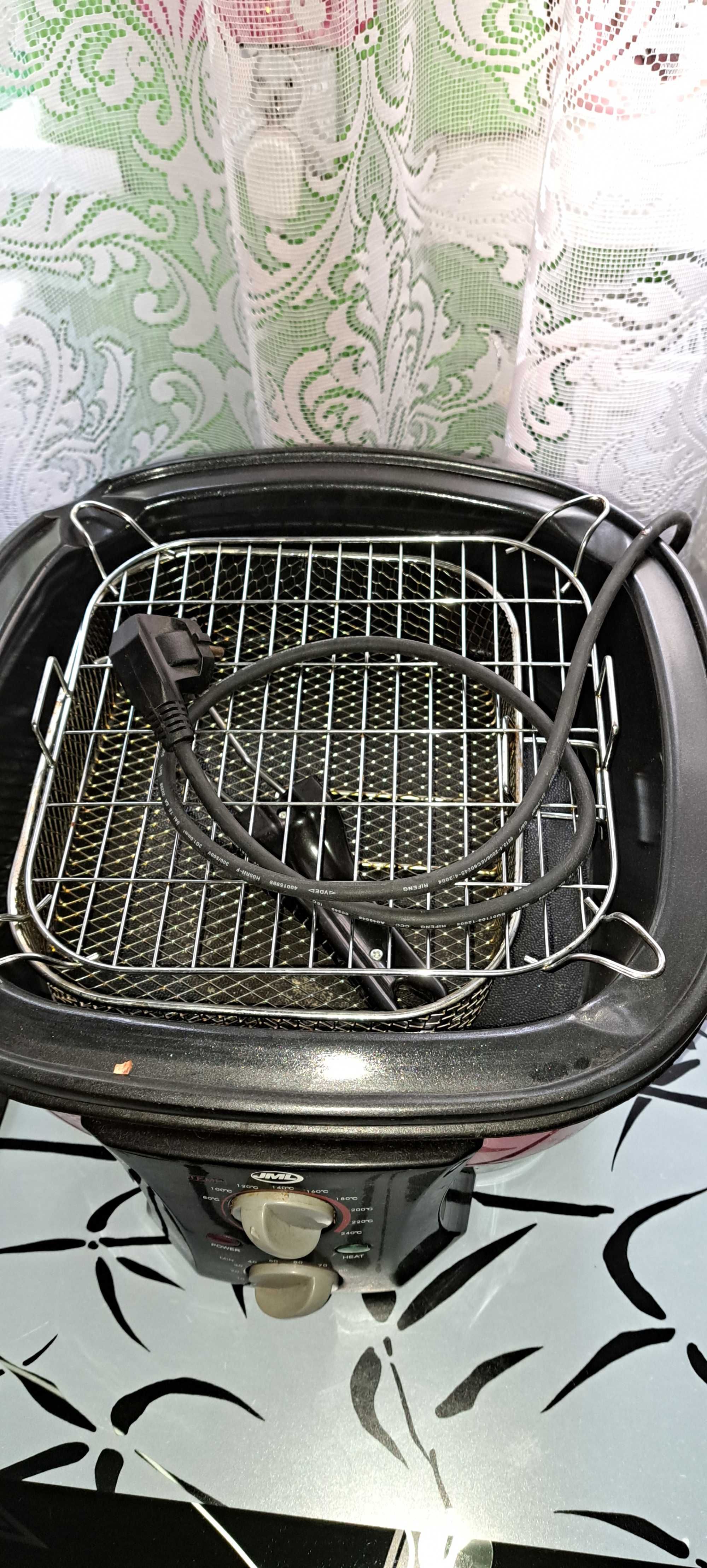 Multicooker 8 w 1.