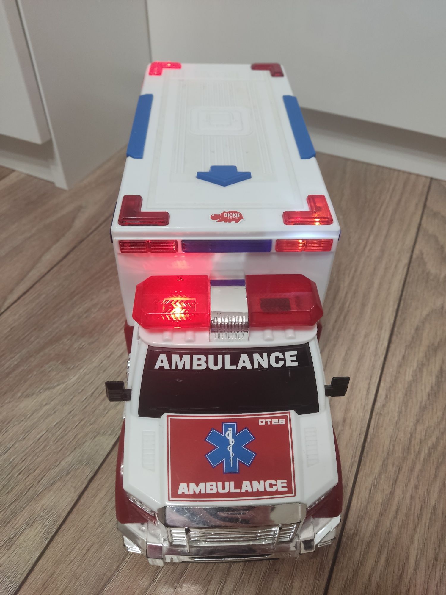 Ambulans Dickie Toys Action