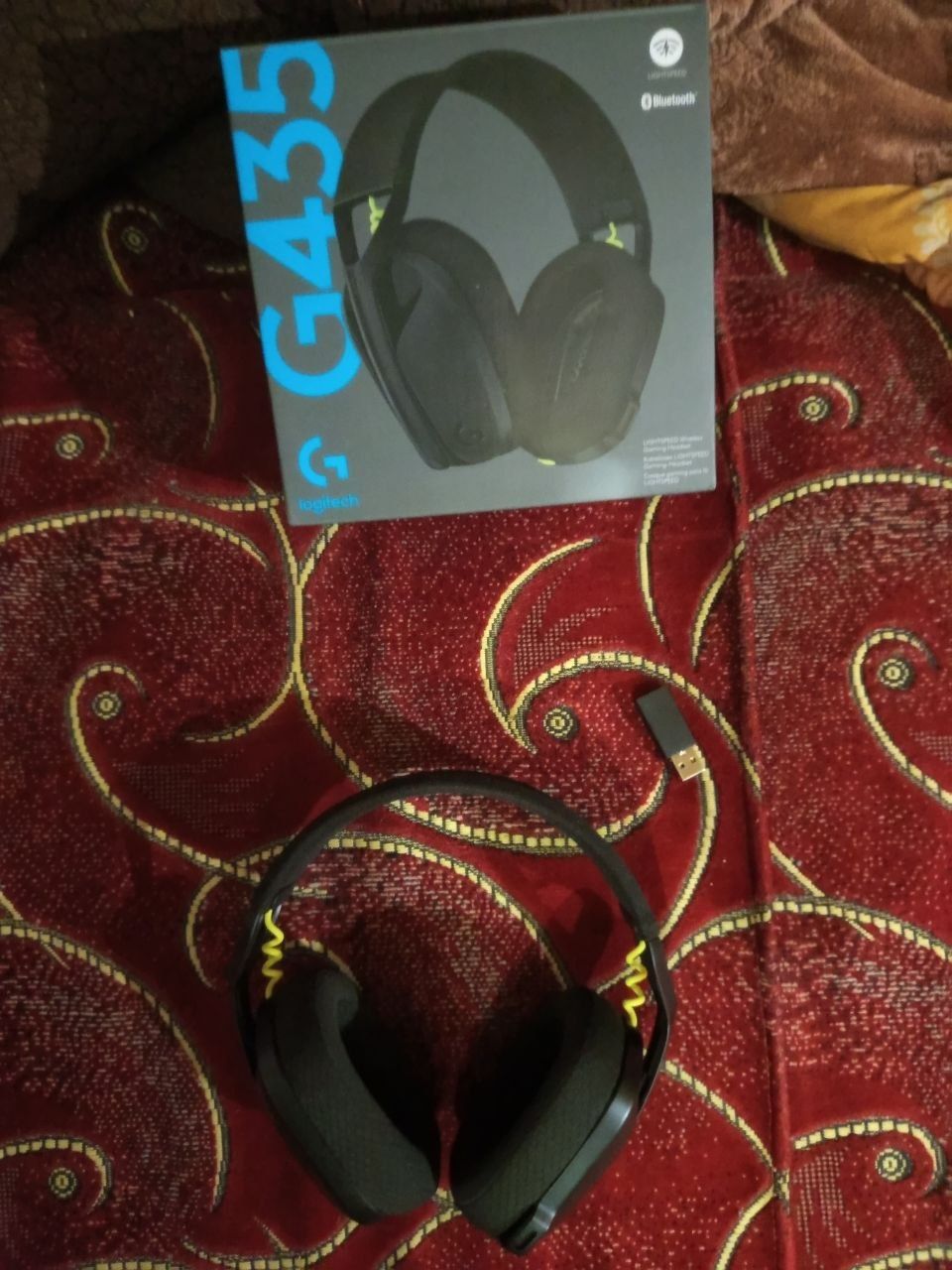 Logitech g 435 пол месяца назад покупал