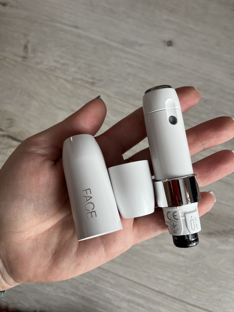 Trymer do twarzy mini Braun