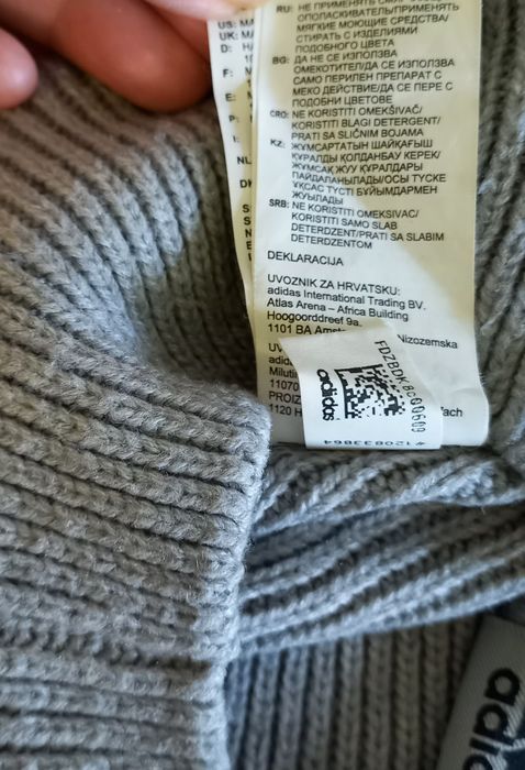 Шапка Adidas на 3-4 роки