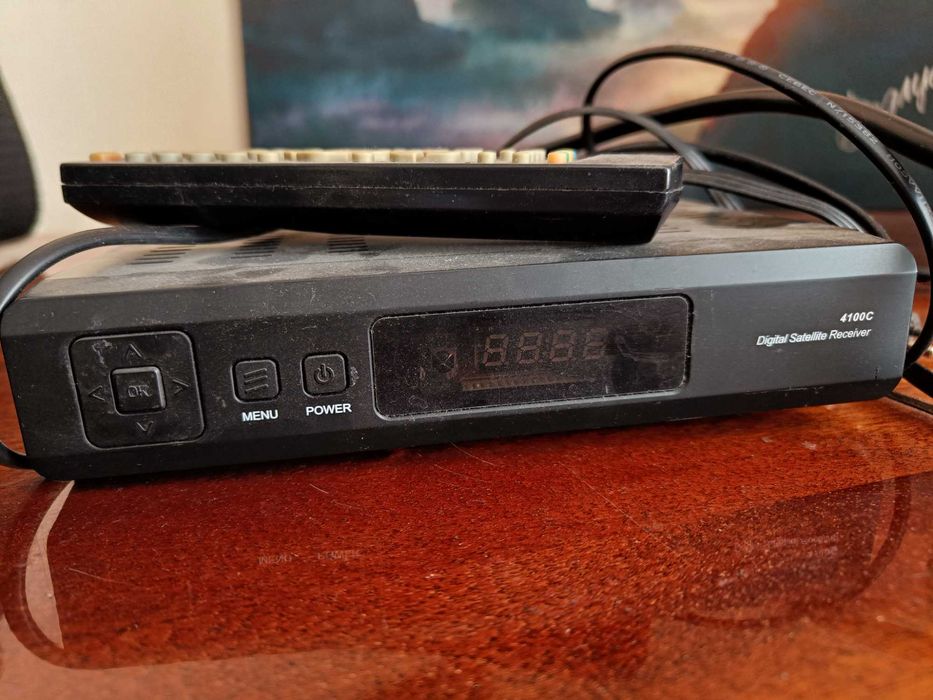 Тюнер цифровий супутниковий, Digital Satellite Receiver