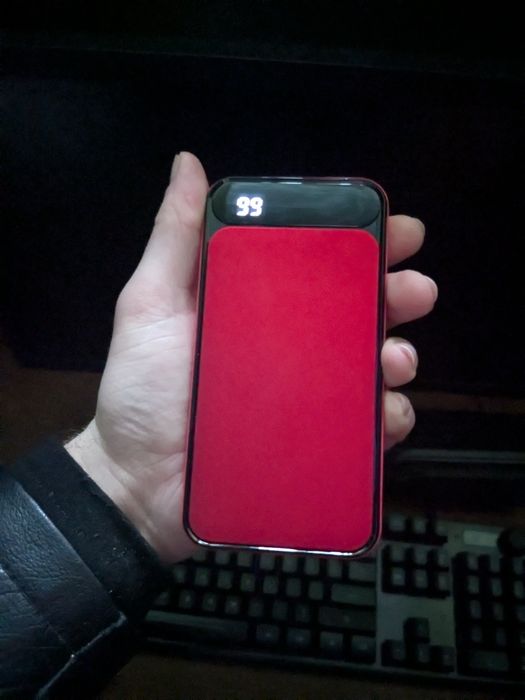 Повербанк на 10 000 mAh , новый. В использовании был несколько раз.