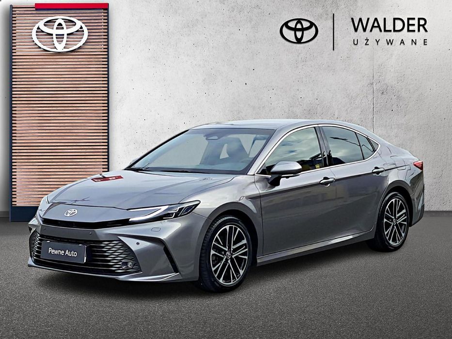 Toyota Camry EXECUTIVE, 23OKM, NOWY MODEL, Ex-demo, Doskonały stan, II komplety kół