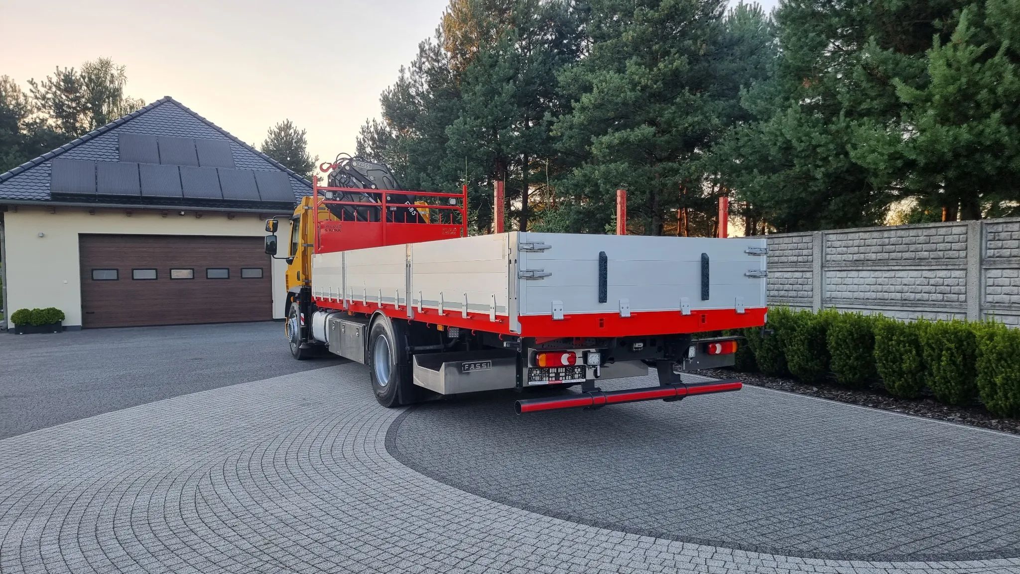 DAF LF 310 4x2 HDS FASSI F185