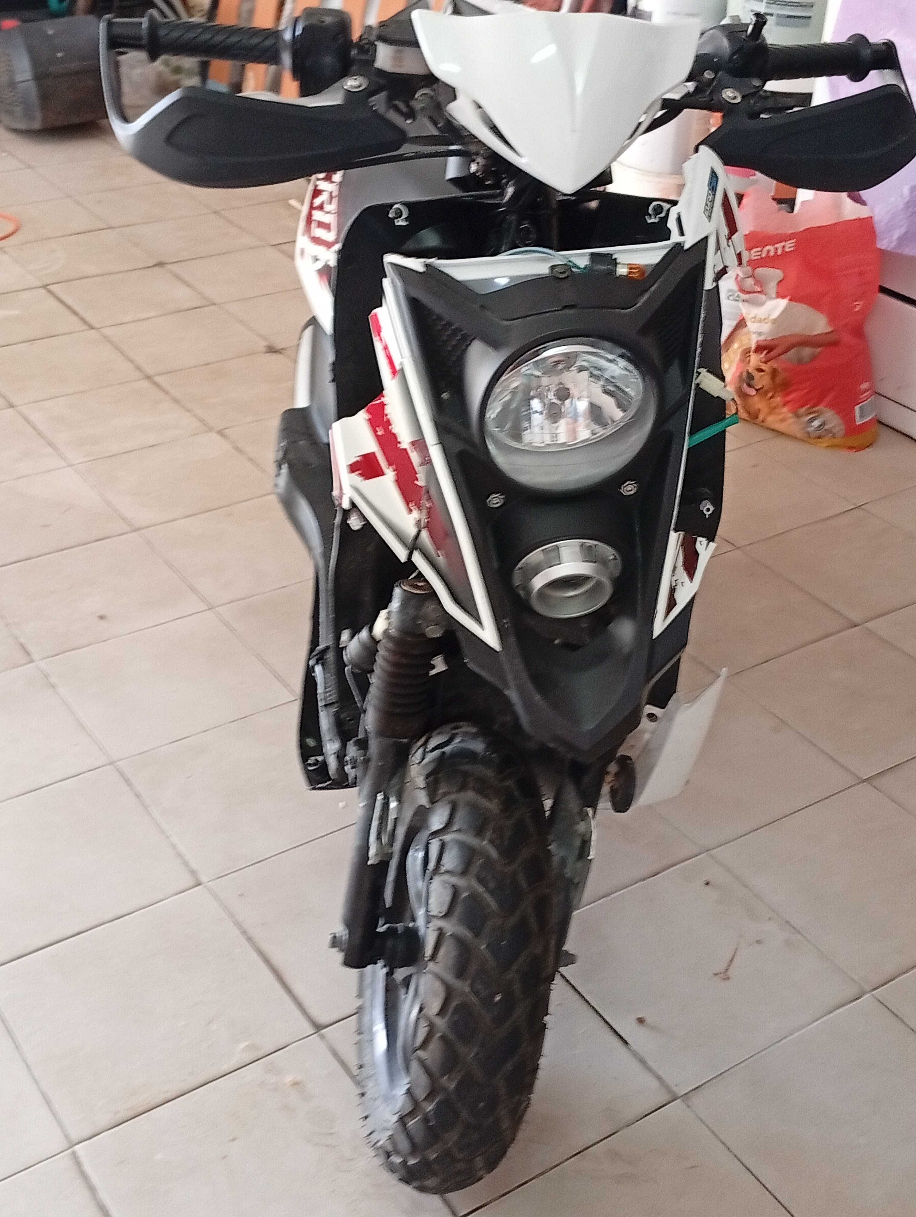 SYM CROX- 2024- Acidentada