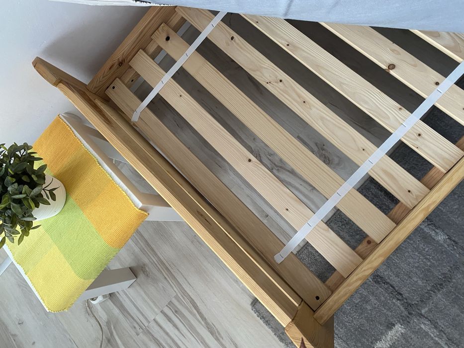 Łóżko drewniane  sosnowe  80x200