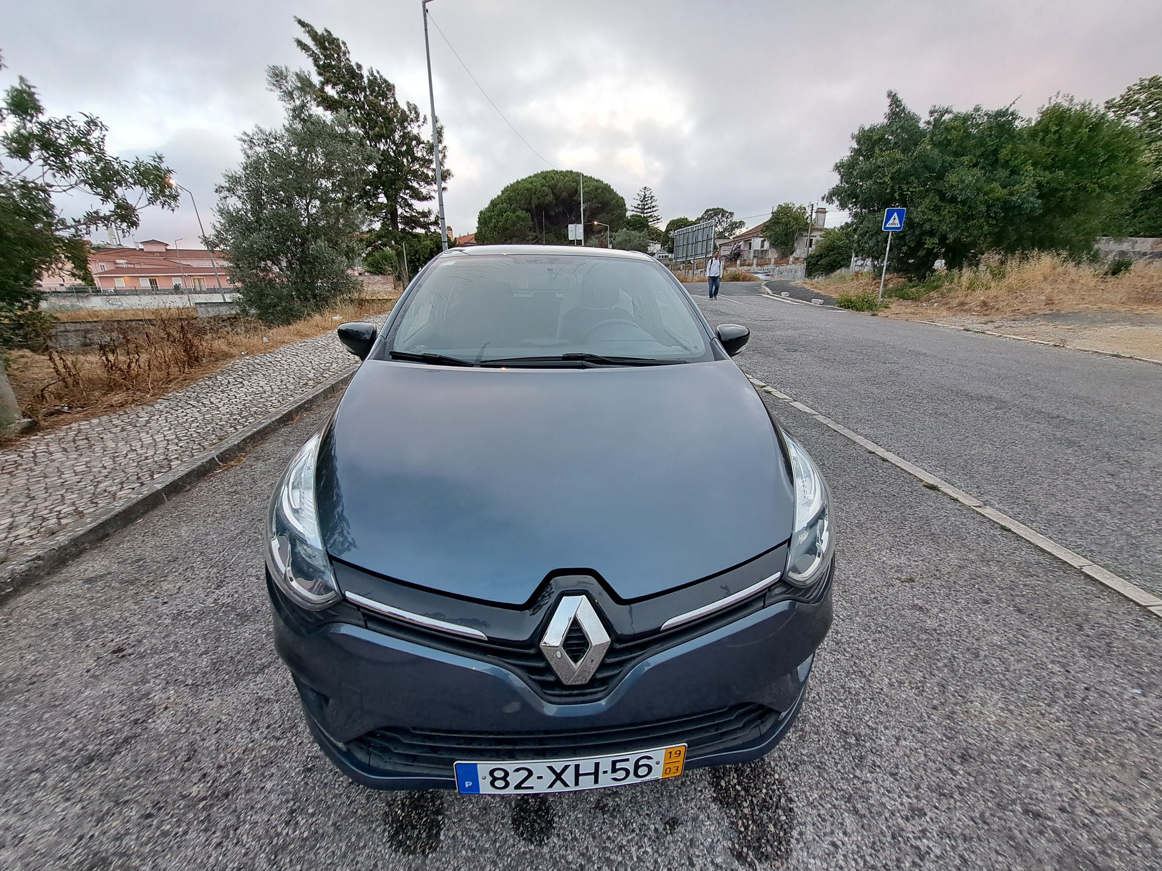 Carro em perfeito estado