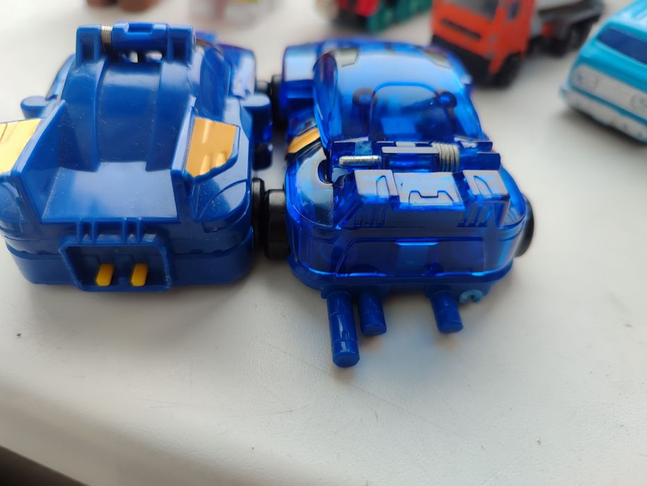 Машинка - трансформер, ціна за все