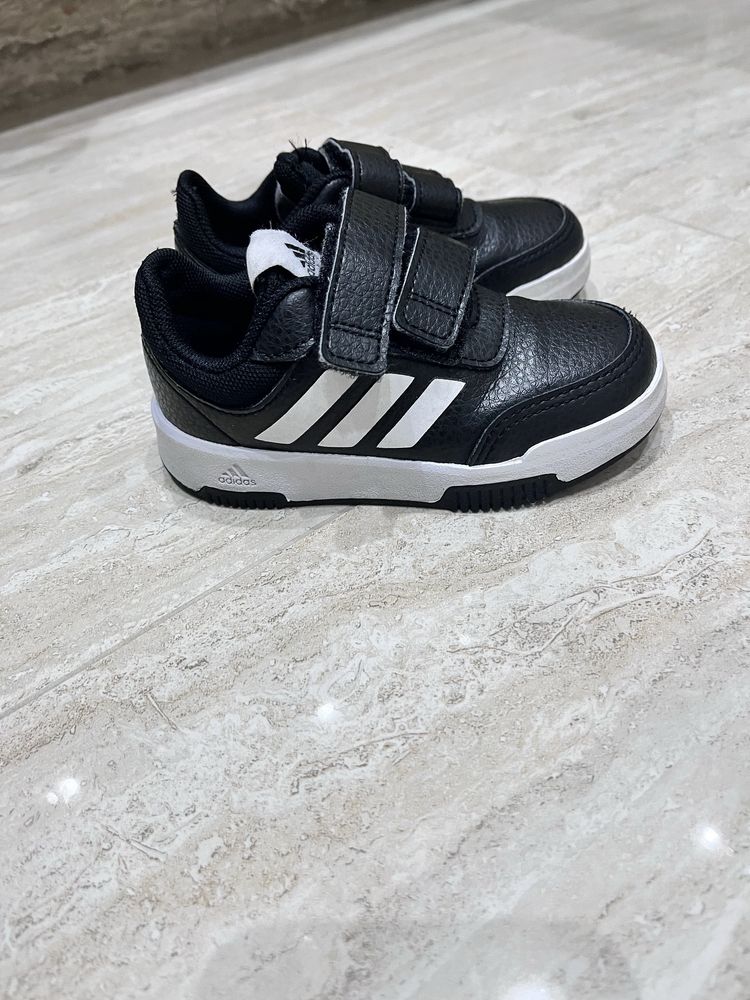 Buty skórzane Adidas rozmiar 23