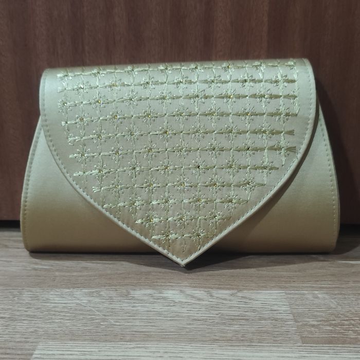 Pochete Dourada para Festas e Cerimónias (Mulher)