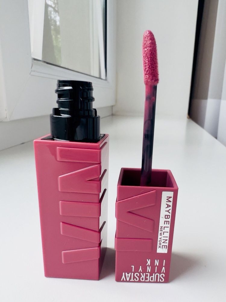 Помада блеск Maybelline Superstay Vinyl ink тонн 20 Coy