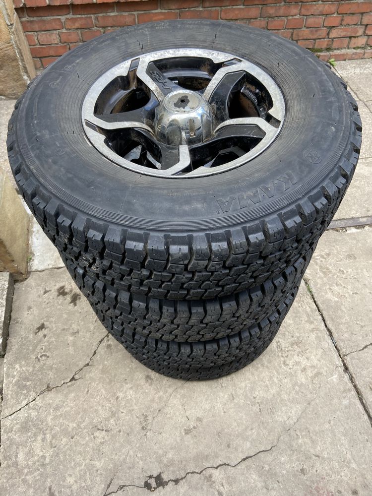 Продам колеса 235/75R15 Нива, Уаз, Suzuki, Кia и т.д.