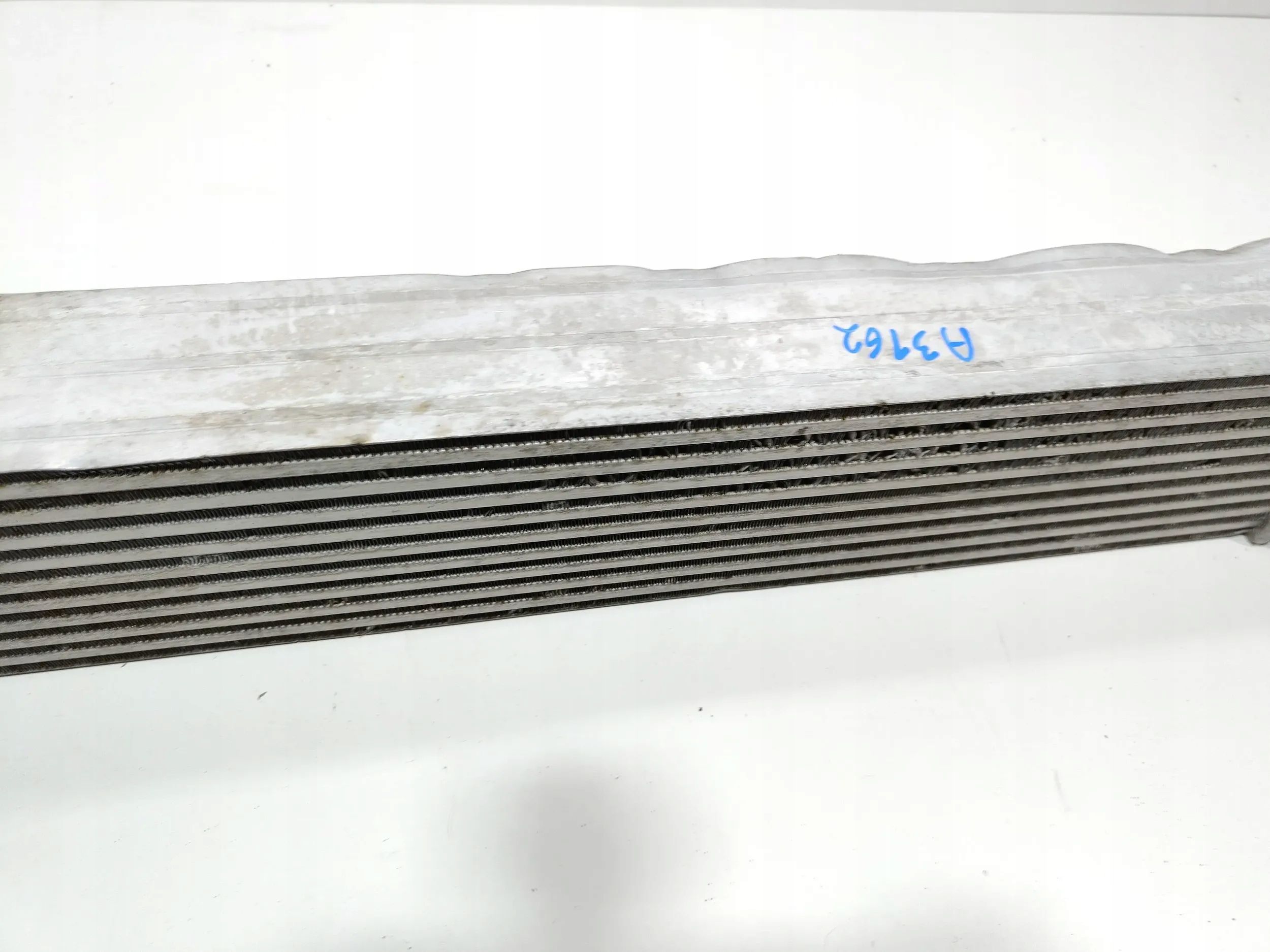 Audi A4 B9 intercooler chłodnica oryginał cała