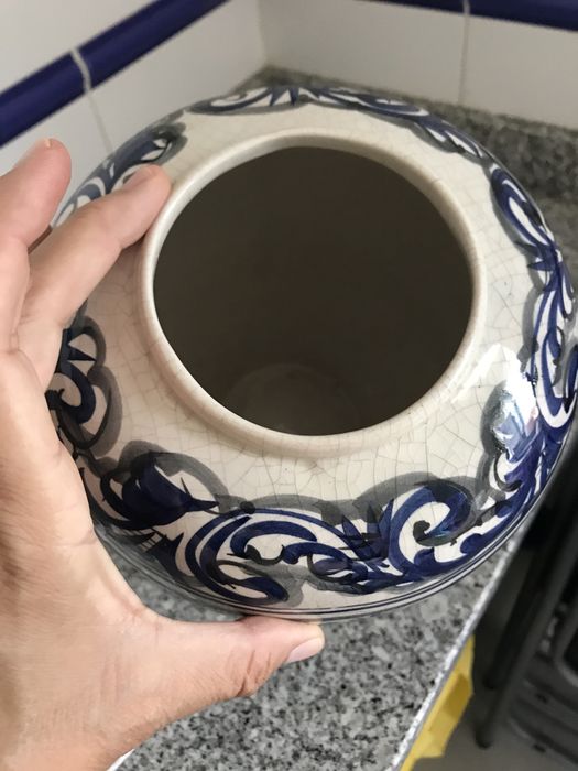 Vaso - jarro com tampa em porcelana
