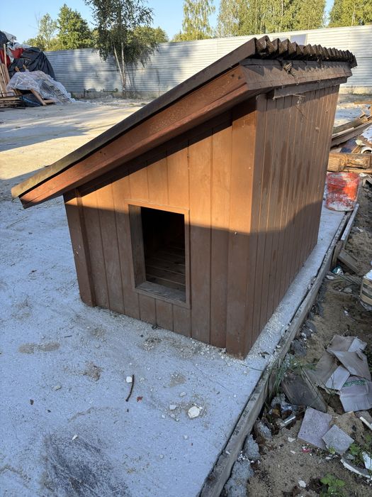 Duża buda dla psa wymiary okolo 1,5 na 1,0