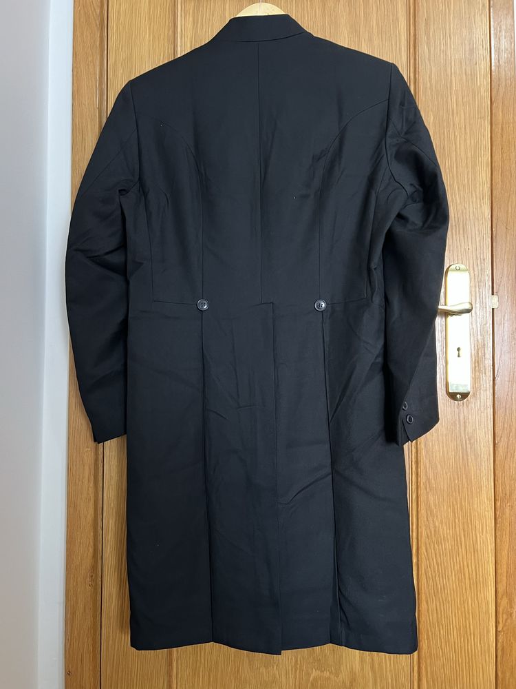 Vendo traje académico completo masculino.