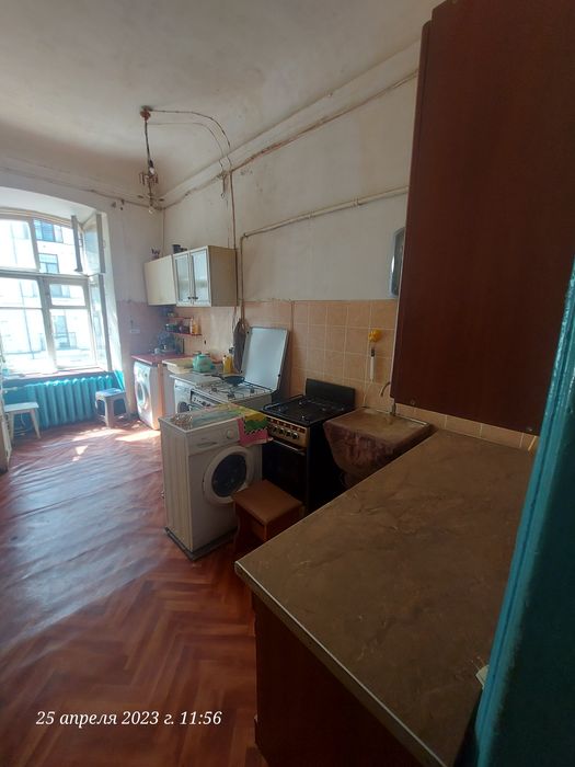 Три комнаты в комуне 108м² центр города