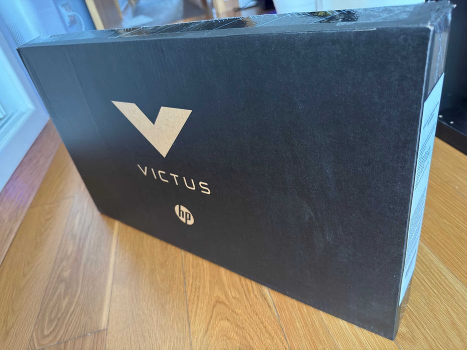 HP Victus 16-r0004ns