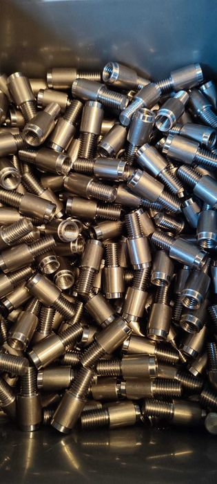 Precyzyjna obróbka metali CNC – frezowanie, toczenie, cięcie