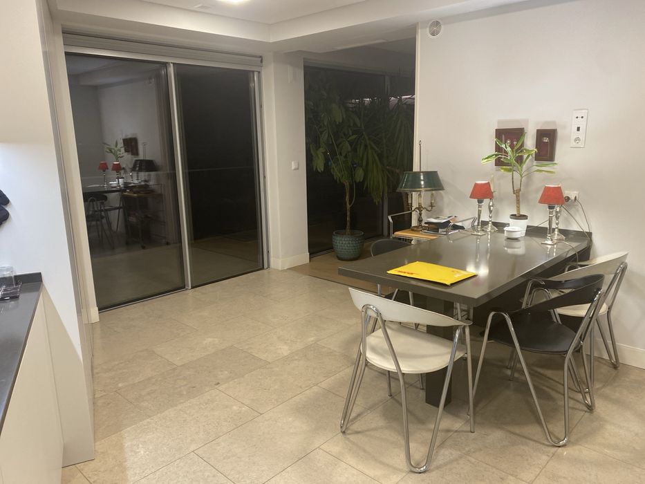 Arrenda quarto de luxo a estudante