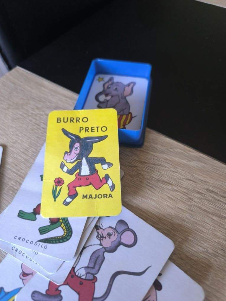 Jogo de cartas antigas Majora:Burro Preto