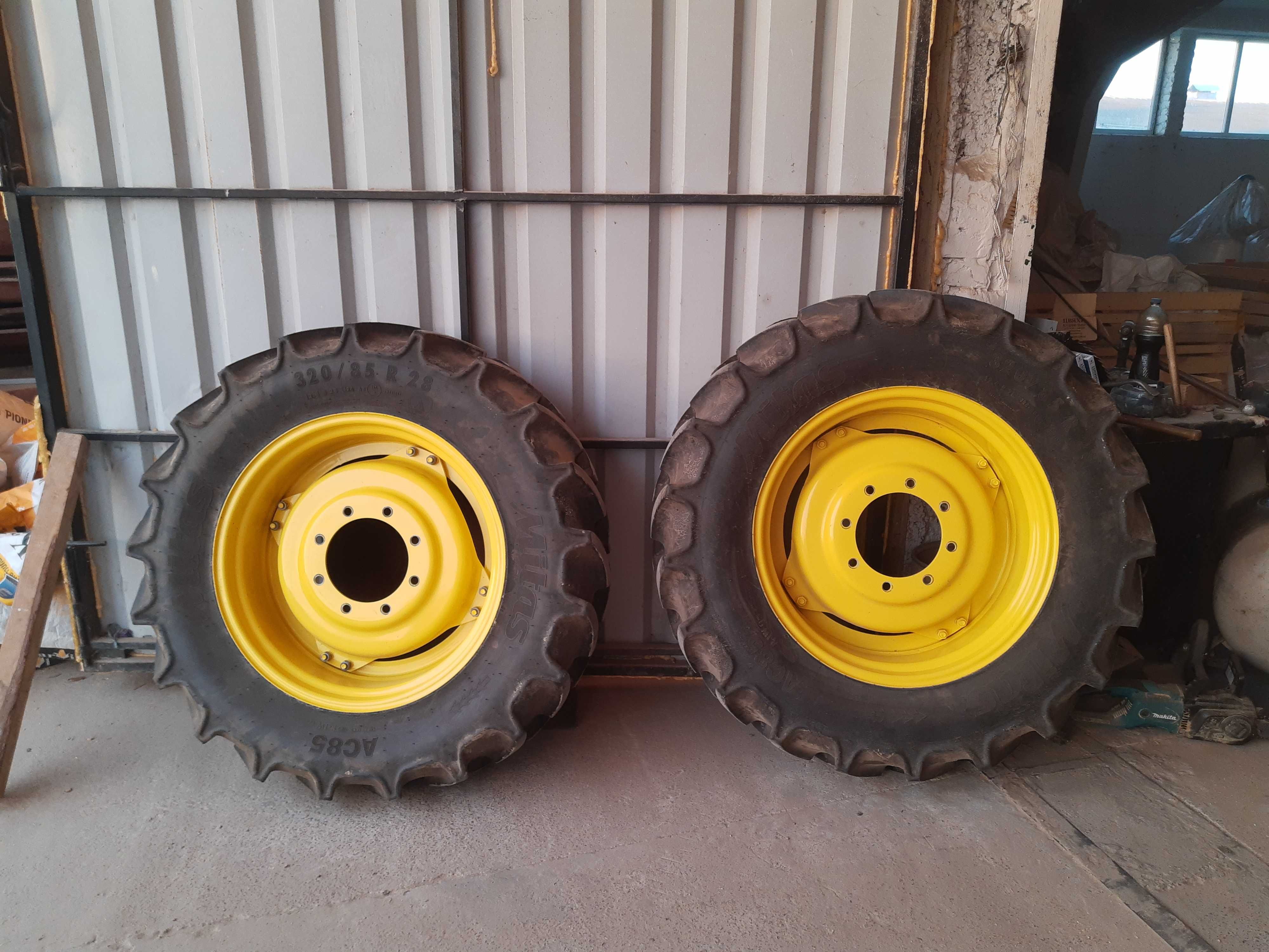 Передні колеса 320/85 R28 до трактора John Deere