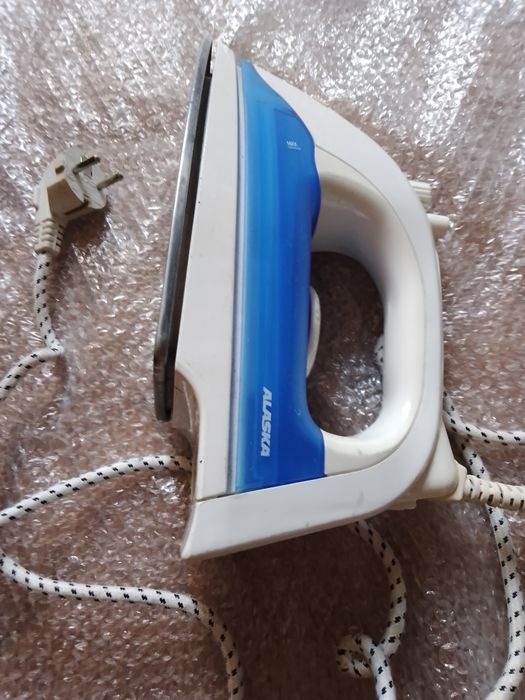 Продам утюг ALASKA.