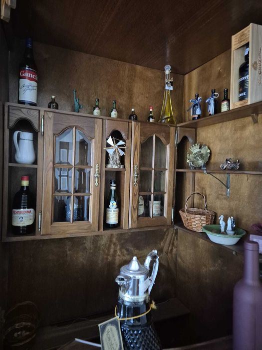 Móvel Bar Antigo em Madeira Maciça