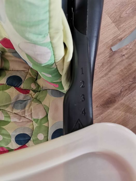 Cadeira refeição Chicco + Espreguiçadeira Chicco