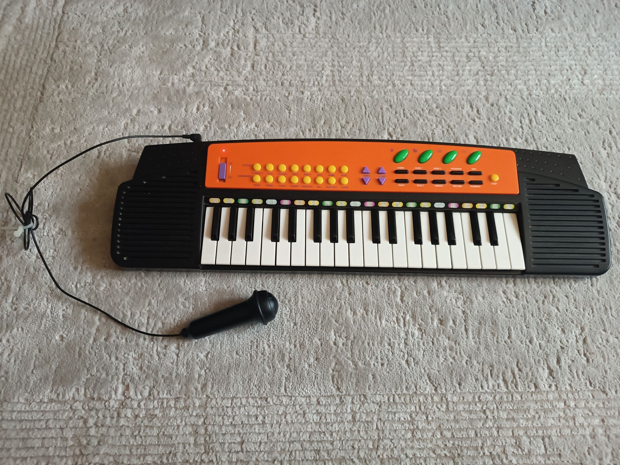 Электросинтезатор, пианино детский с микрофоном Simba